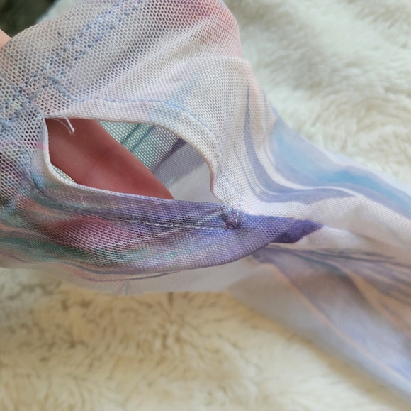 Fabletics Top Bundle - Picture 6 of 9